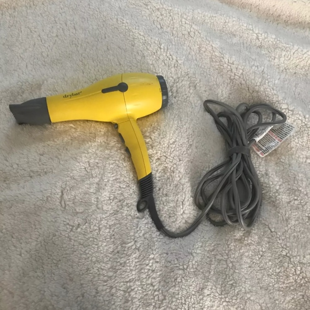 Drybar blow dryer